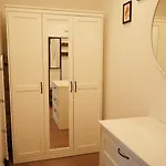 Moeblierte 3-zimmer-wohnung Nahe Duesseldorf In Duisburg-sued Apartment