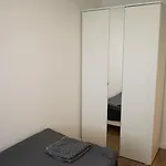Apartment Moeblierte 3-zimmer-wohnung Nahe Duesseldorf In Duisburg-sued *