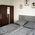 Moeblierte 3-zimmer-wohnung Nahe Duesseldorf In Duisburg-sued *