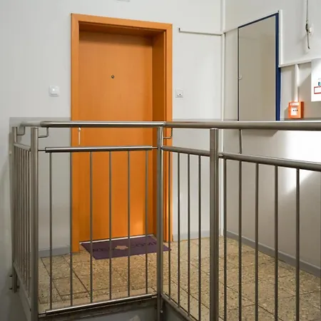 Möblierte 3-zimmer-wohnung Nahe Düsseldorf In Duisburg-süd *
