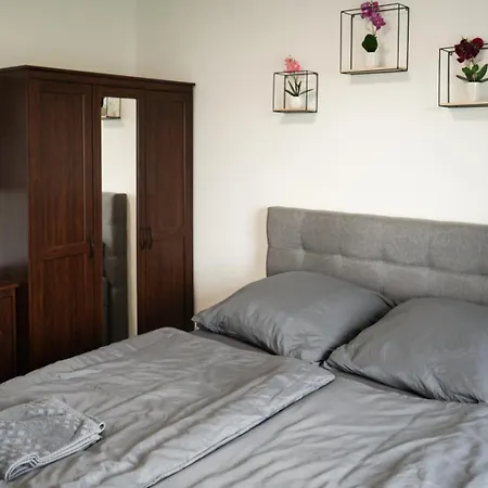Möblierte 3-zimmer-wohnung Nahe Düsseldorf In Duisburg-süd *