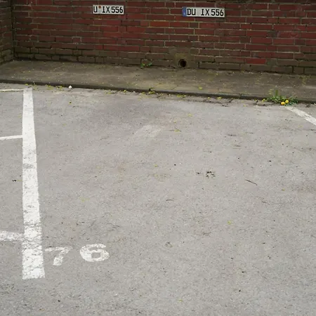 Moeblierte 3-zimmer-wohnung Nahe Duesseldorf In Duisburg-sued 아파트 뒤스부르크