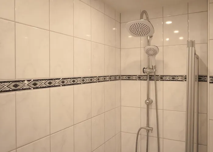 Moeblierte 3-zimmer-wohnung Nahe Duesseldorf In Duisburg-sued Duisburgo