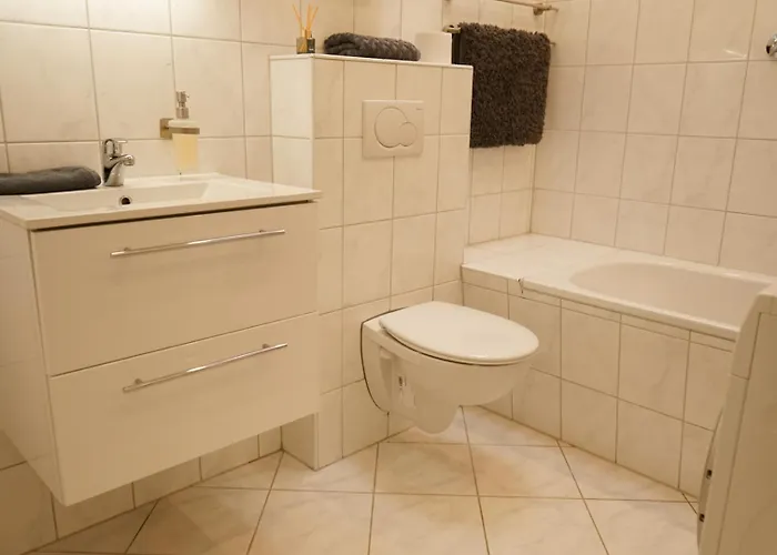 Moeblierte 3-zimmer-wohnung Nahe Duesseldorf In Duisburg-sued Appartamento Duisburgo