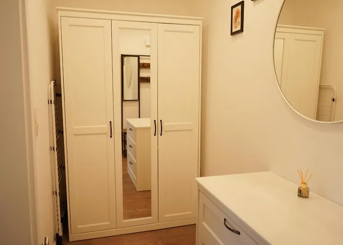 Moeblierte 3-zimmer-wohnung Nahe Duesseldorf In Duisburg-sued Apartament