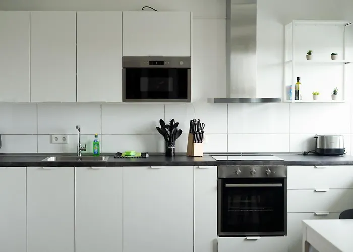 Moeblierte 3-zimmer-wohnung Nahe Duesseldorf In Duisburg-sued Appartamento *