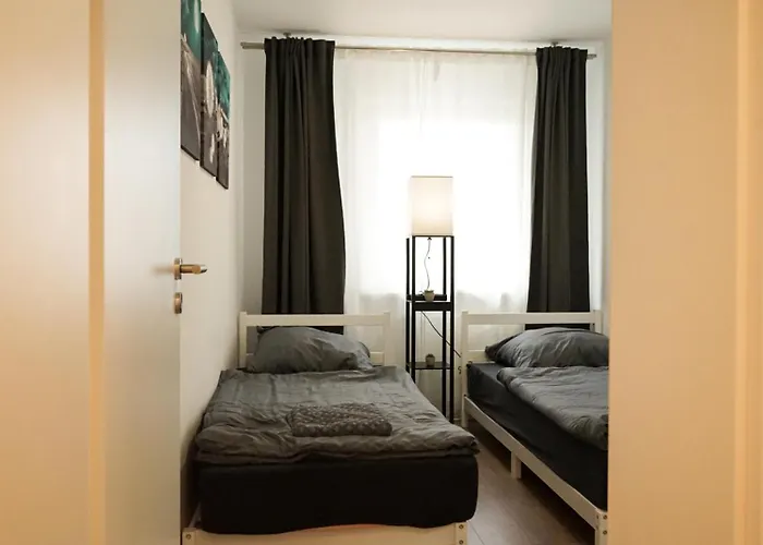 Moeblierte 3-zimmer-wohnung Nahe Duesseldorf In Duisburg-sued *